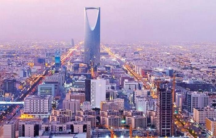 السعودية
      تجمع
      2.4
      مليار
      دولار
      من
      بيع
      سندات
      على
      شريحتين