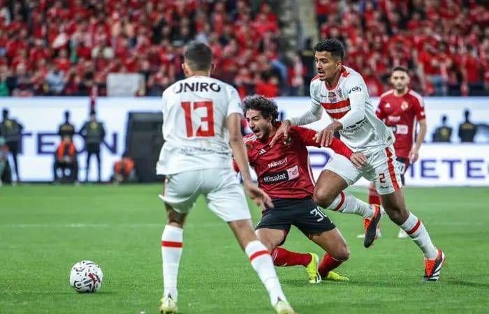 الزمالك
      يتمسك
      بلعب
      مباراة
      الأهلي
      ويرفض
      تغيير
      الحكام